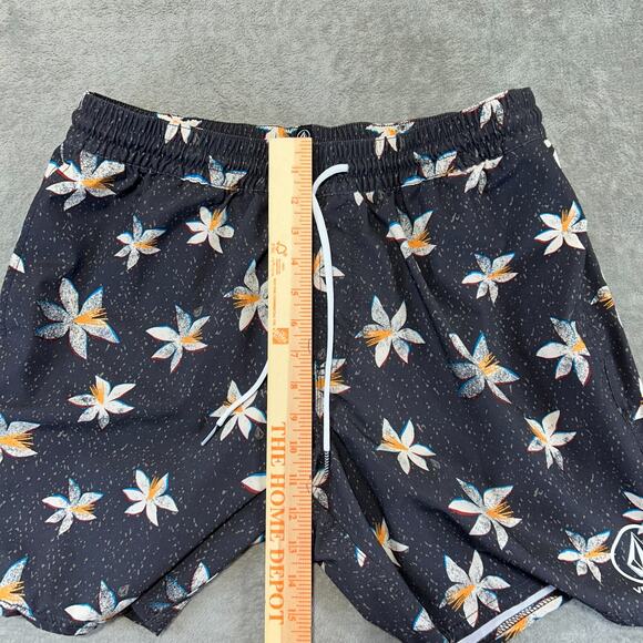 Volcom Boardshorts Tropical Floral Print Size Men’s Large Unlined Drawstring - Picture 6 of 7